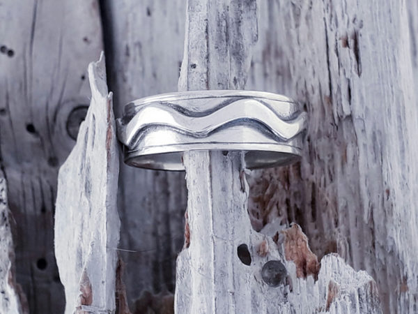 Chunky Wave Patterned Ring