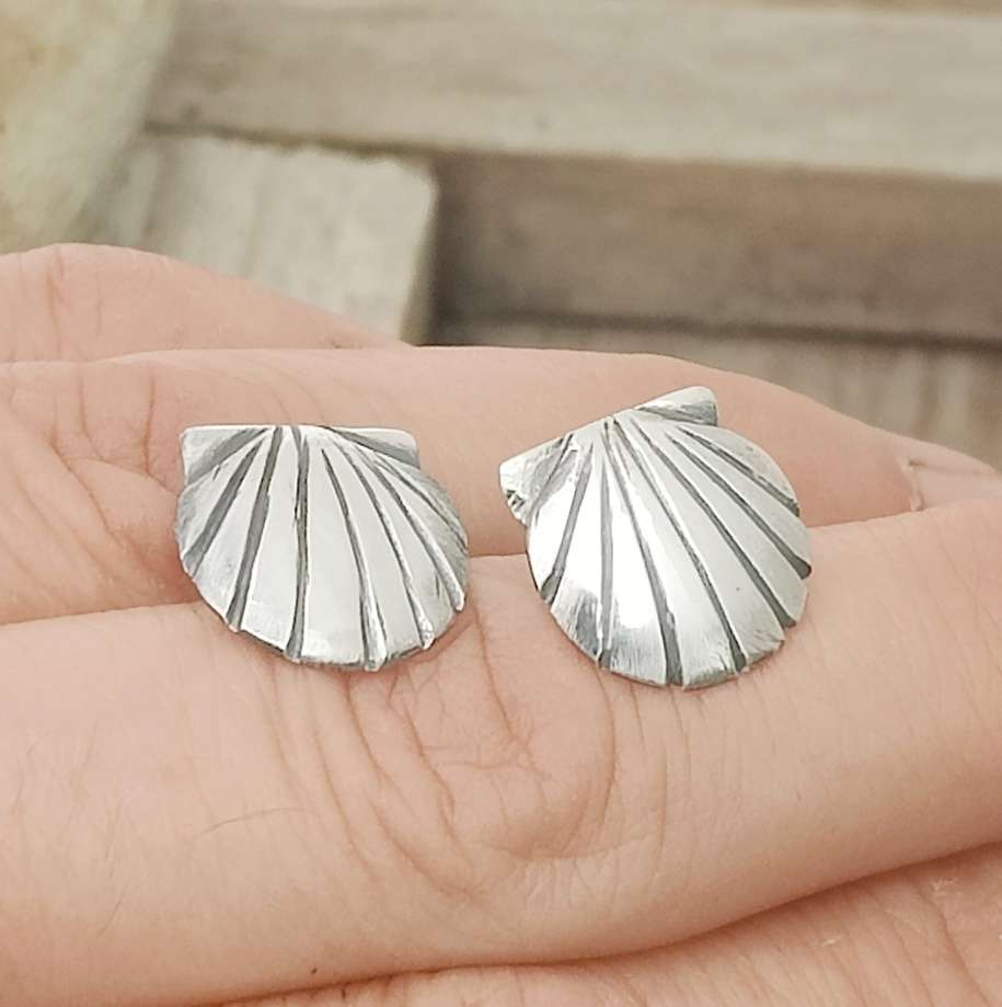 Orecchini Pendenti A Conchiglia Di Capesante In Argento 925 – Fatti A Mano – Drop Shells
